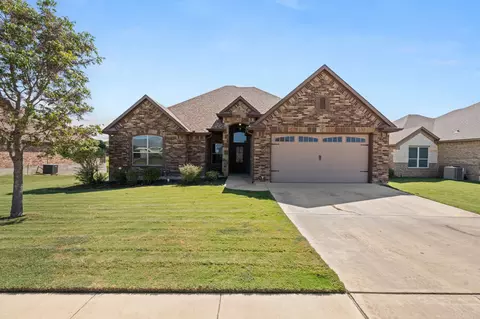 1205 Carnoustie Dr, Ennis, TX 75119
