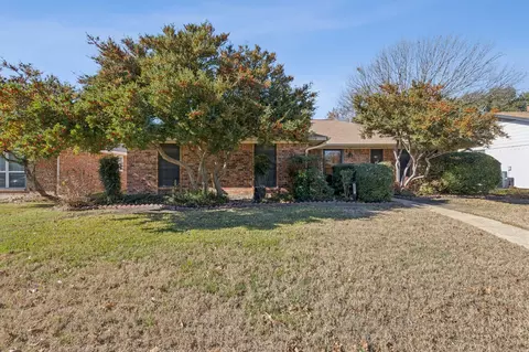 2009 Glenbrook Meadows Dr, Garland, TX 75040
