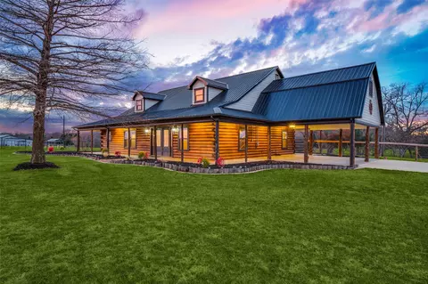 1353 Spring Creek Rd, Collinsville, TX 76233