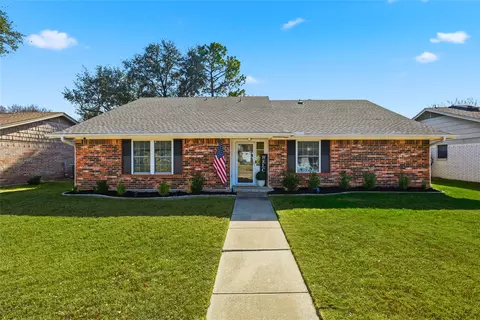 1309 River Oaks Dr, Flower Mound, TX 75028