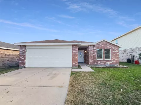 5357 Royal Birkdale Dr, Fort Worth, TX 76135