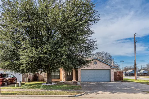 875 Grace Ln, Irving, TX 75061