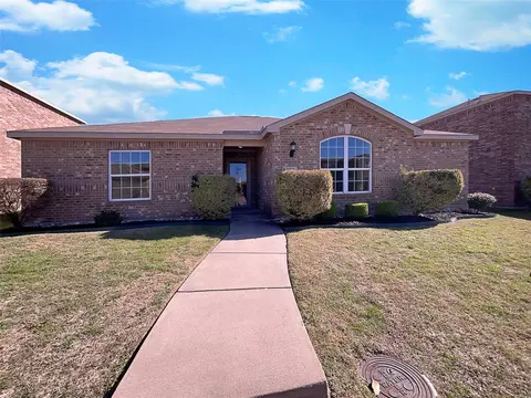 1006 Barrymore Ln, Duncanville, TX 75137