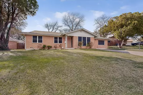 3512 Socorro Rd, Fort Worth, TX 76116
