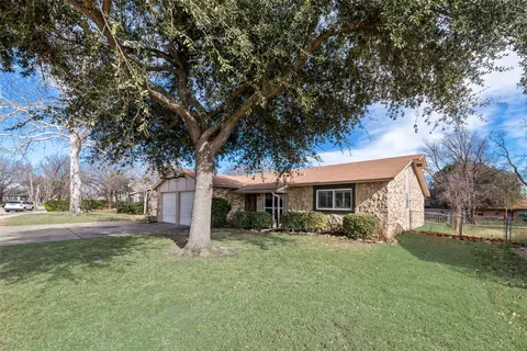 1816 Willow Ln, Plano, TX 75074