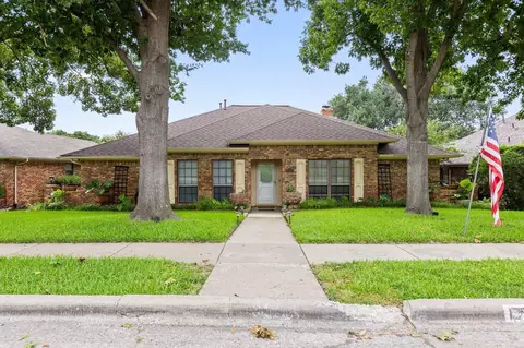 4525 Meadowview Dr, Mesquite, TX 75150