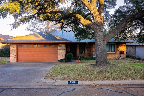 4907 Millsprings Ct, Arlington, TX 76017
