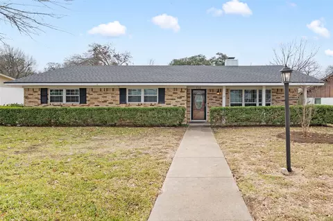 740 Wedgewood Dr, Woodway, TX 76712