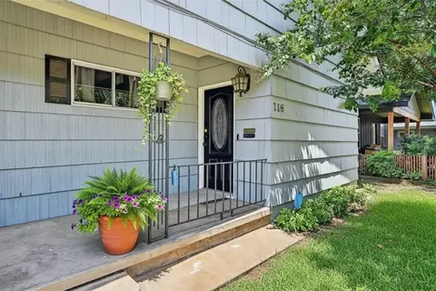 116 N Willow St, Sherman, TX 75090