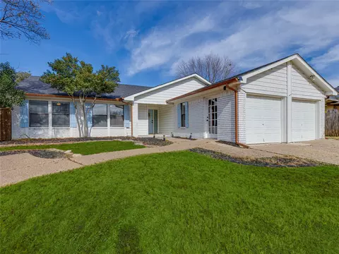 6705 Parkwood Dr, North Richland Hills, TX 76182