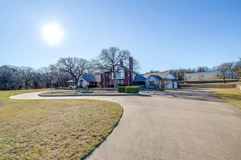 3017 Freeman Ln, Crowley, TX 76036