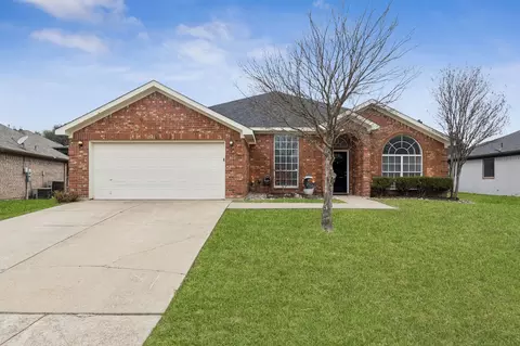 619 Manchester Dr, Mansfield, TX 76063