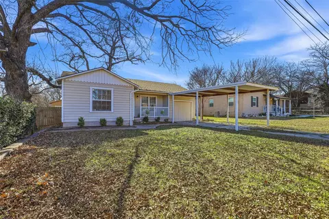216 4th St, Joshua, TX 76058