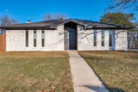 116 Cooper Dr, Hurst, TX 76053