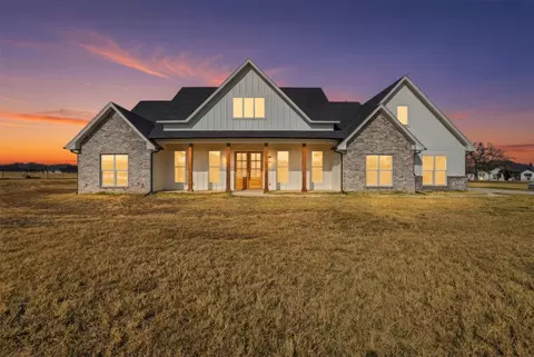 1081 Paradise Pkwy, Poolville, TX 76487