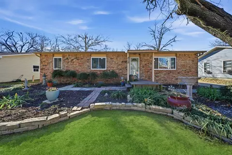 610 Walter Rd, Gainesville, TX 76240