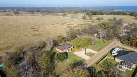 19450 Valentine Rd, Kemp, TX 75143