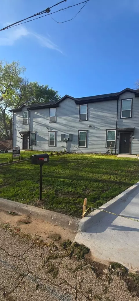 805 Fletcher St, Gainesville, TX 76240