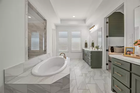 Bath - 2833 Shane Dr, Midlothian, TX 76065 photo 5 of 7