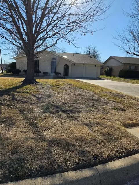 6572 Mccart Ave, Fort Worth, TX 76133