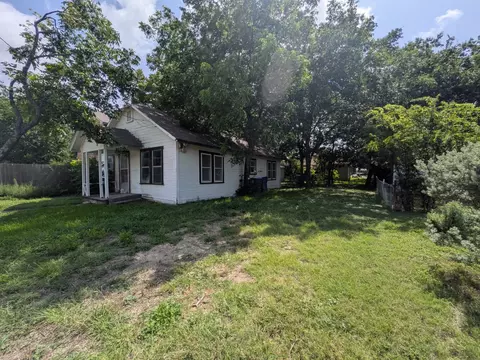 502 N Spears St, Alvarado, TX 76009
