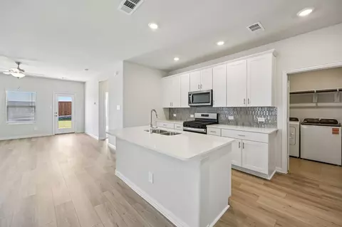 717 Dotty Dr, Mckinney, TX 75071