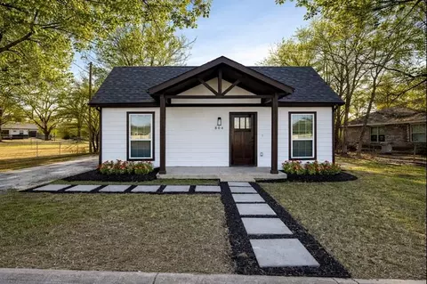806 E Jefferson St, Waxahachie, TX 75165
