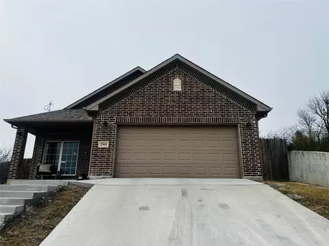 2901 NW 18th St, Fort Worth, TX 76106