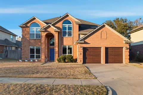 6841 Moss Ln, North Richland Hills, TX 76182
