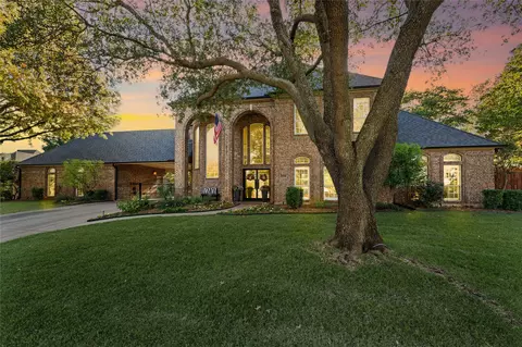 813 Pearl Dr, Southlake, TX 76092