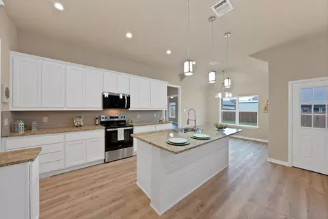 Kitchen - 111 Panther Loop, Mabank, TX 75147 photo 5 of 5