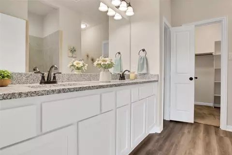 Entry Way - 111 Panther Loop, Mabank, TX 75147 photo 2 of 3