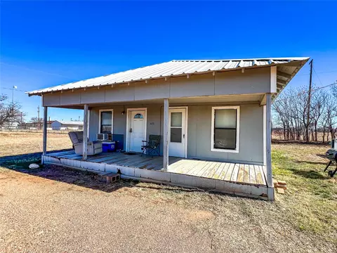 428 E 8th St, Aspermont, TX 79502