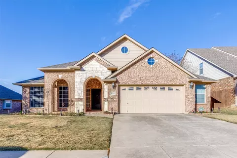10109 Oldfield Ct, Fort Worth, TX 76244