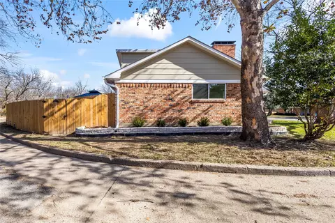 Exterior - 933 Waynelee Dr, Lancaster, TX 75146 photo 9 of 9