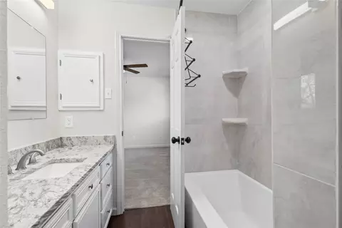 Bath - 933 Waynelee Dr, Lancaster, TX 75146 photo 6 of 6