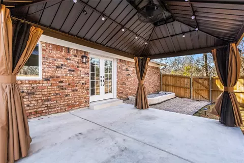 Exterior - 933 Waynelee Dr, Lancaster, TX 75146 photo 7 of 9
