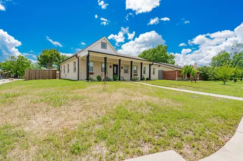 8306 Chesham Dr, Rowlett, TX 75088
