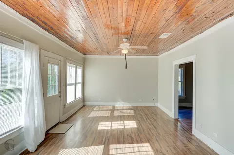 Living - 511 Chandler St, Minden, LA 71055 photo 2 of 4