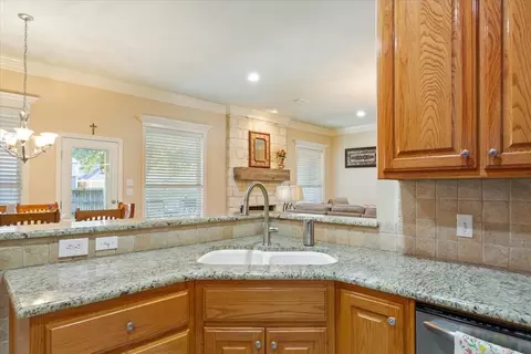 Kitchen - 5620 Landsdown Dr, Waco, TX 76708 photo 4 of 4