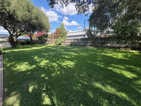 Exterior - 5620 Landsdown Dr, Waco, TX 76708 photo 7 of 8