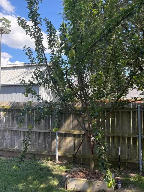 Exterior - 5620 Landsdown Dr, Waco, TX 76708 photo 6 of 8