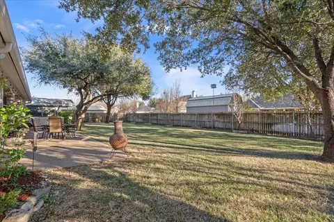 Exterior - 5620 Landsdown Dr, Waco, TX 76708 photo 4 of 8