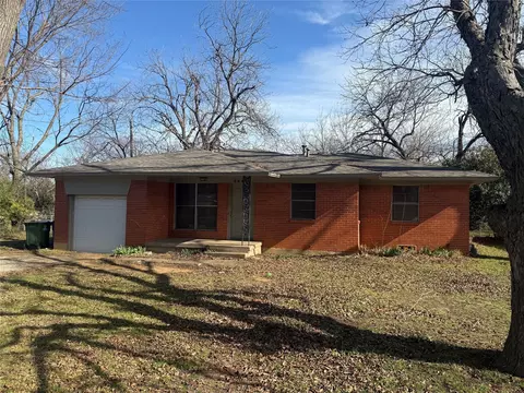 504 Hill St, Aubrey, TX 76227
