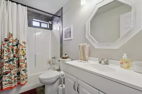 Bath - 186 W Hells Gate Dr, Strawn, TX 76475 photo 2 of 3