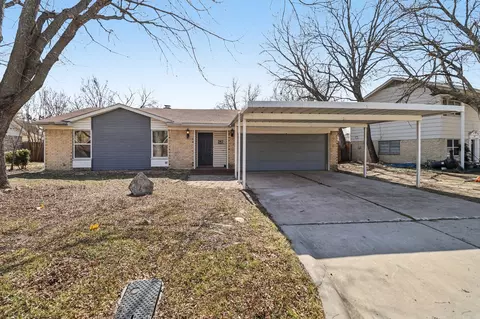 245 Straw Rd, Saginaw, TX 76179