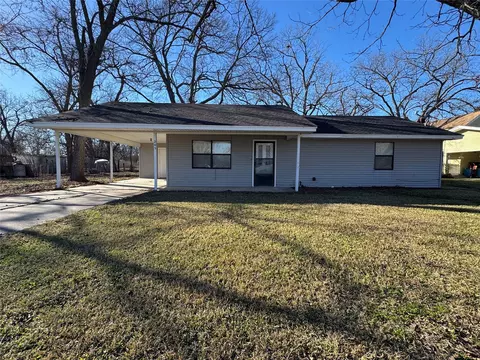 205 Wight St, Roxton, TX 75477