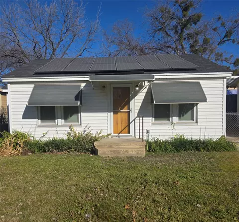 3925 E 4th St, Fort Worth, TX 76111
