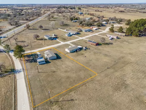 200 Farmhouse Rd, Springtown, TX 76082