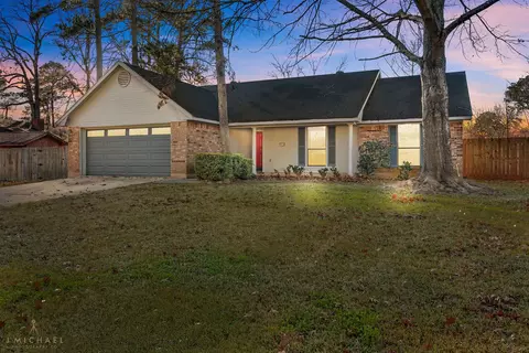 9420 E Heatherstone Dr, Shreveport, LA 71129